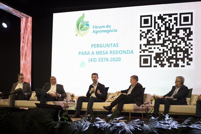 CNA debate resiliência dos sistemas alimentares no Fórum do Agronegócio