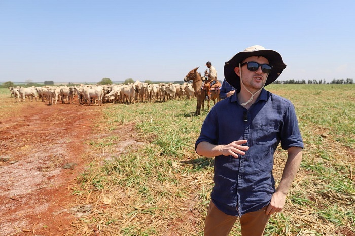 Nicholas Lovegrove, segundo secretário da Embaixada da Austrália