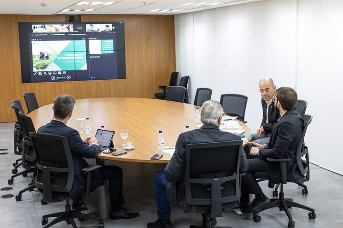 CNA discute nova regulamentação dos Fiagros
