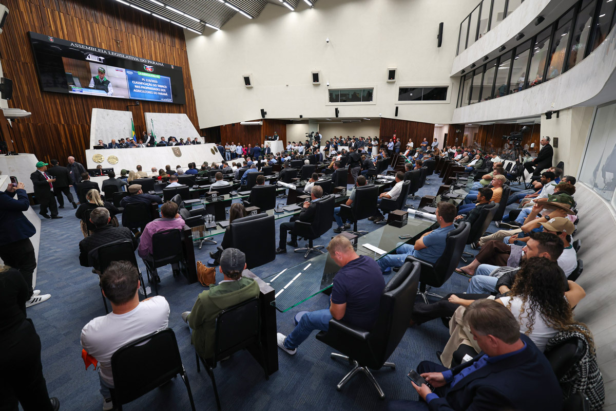 Sistema FAEP mobiliza 700 produtores para audiência pública sobre tabaco