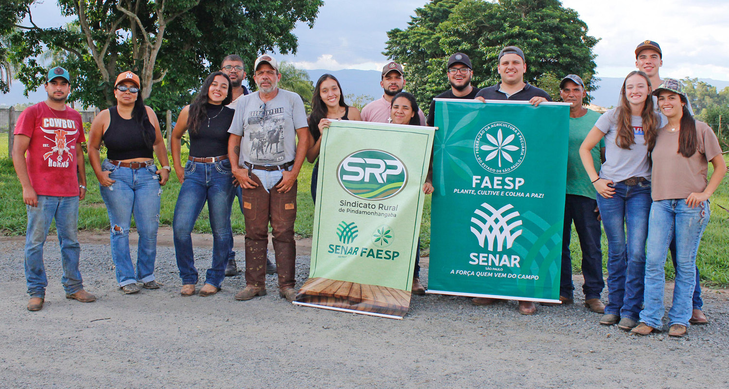 Curso do Senar-SP de casqueamento em bovinos promove capacitação para interessados em atuar no agronegócio