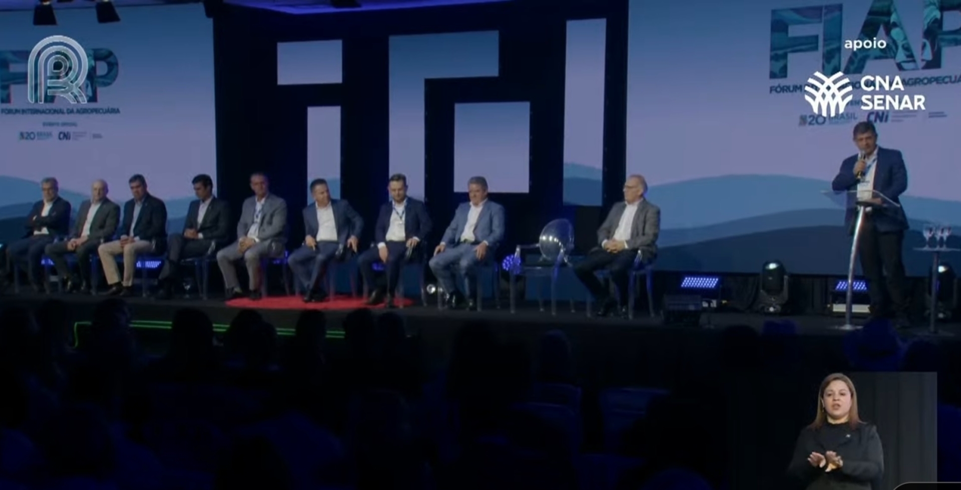 Diretor-geral do Senar participa de abertura do Fórum Internacional da Agropecuária