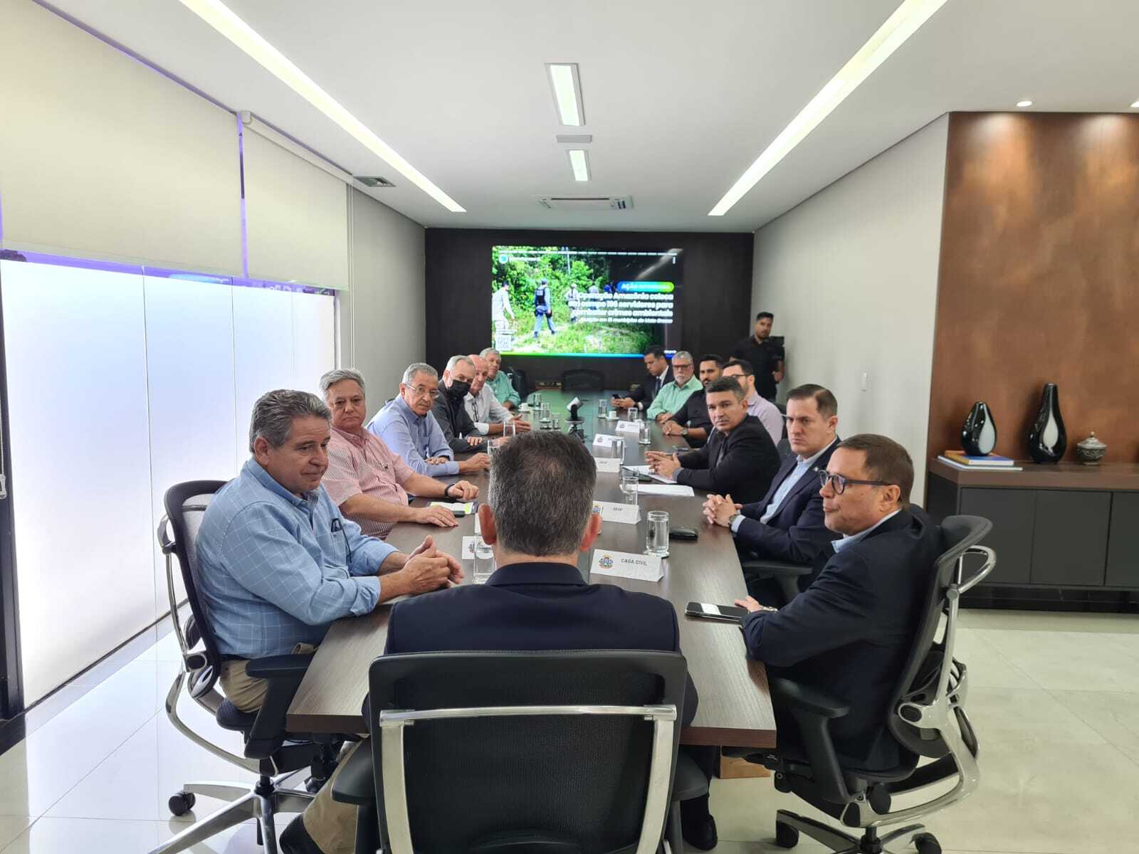 Famato participa de reunião com governador para tratar das invasões a propriedades rurais