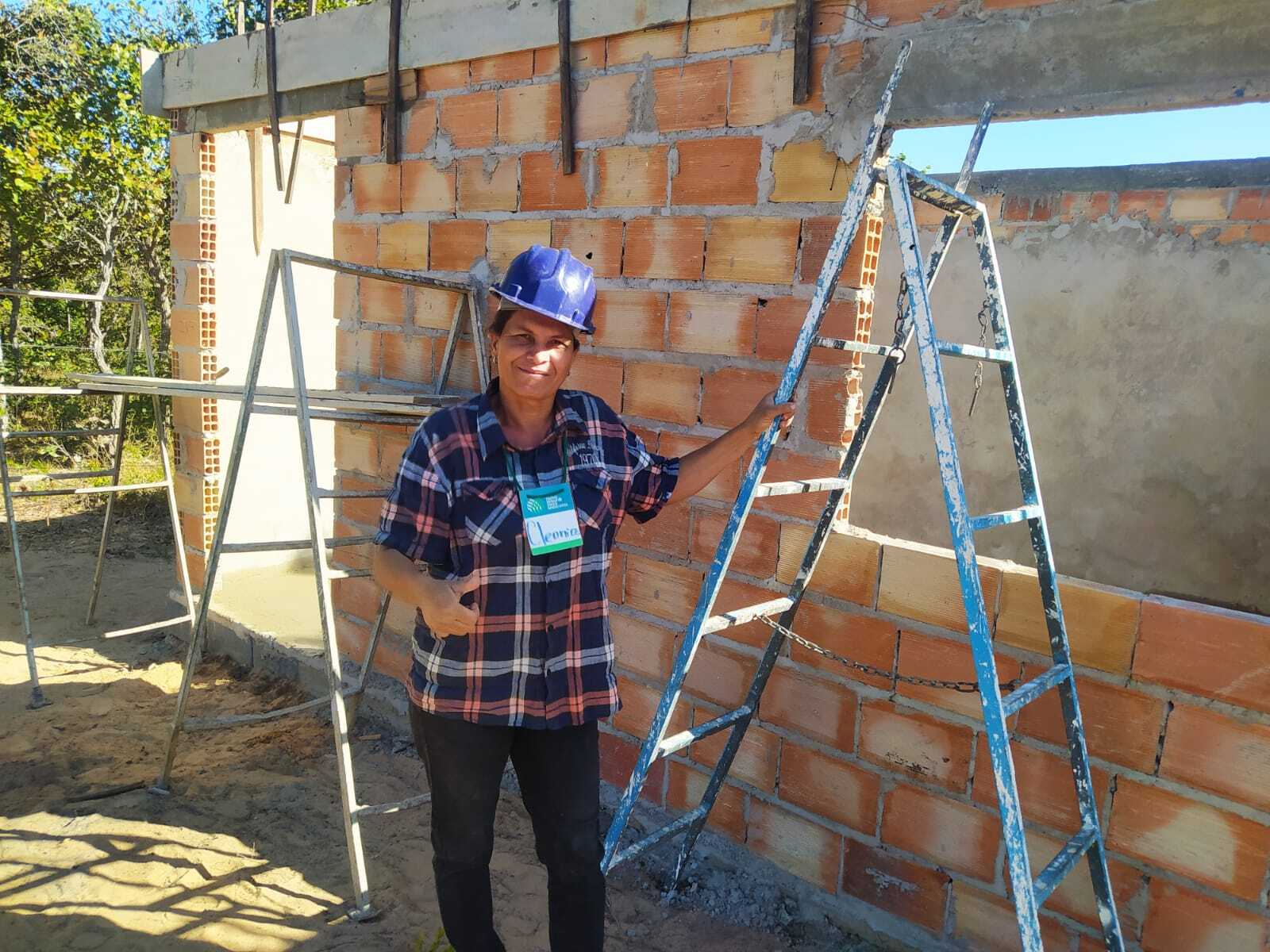 Sonho realizado: barraco dá lugar a casa