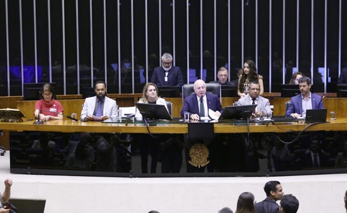 Sessão foi realizada no Plenário da Câmara dos Deputados, em Brasília.